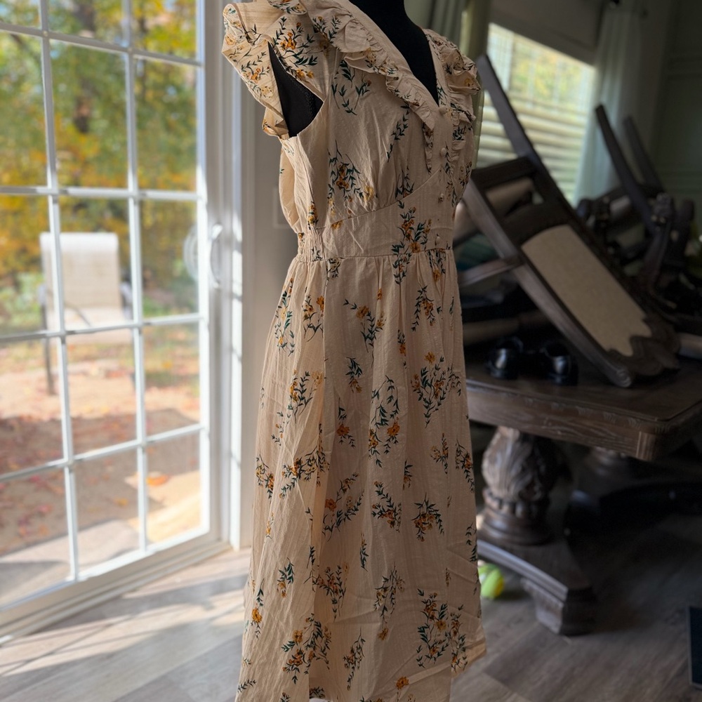 LC Lauren Conrad Cream Floral Midi Dress - Picture 5 of 7